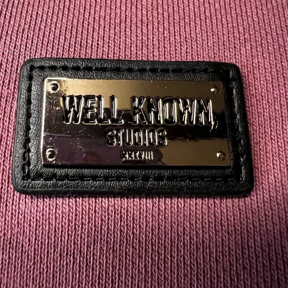 WELL KNOWN STUDIOS MEN’S MAUVE COLORED HOODIE SIZE SMALL PULLOVER STREETWEAR - Picture 5 of 9